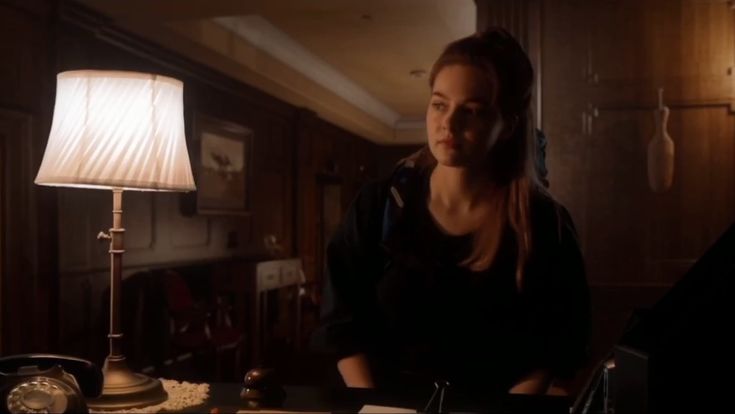 Broken Mirrors and clues in the hotel