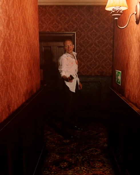 Harvey in the corridor